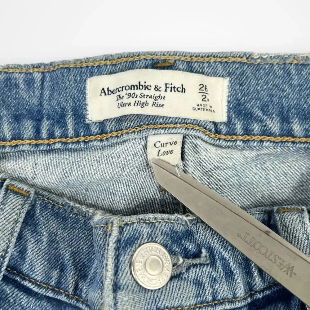 Abercrombie & Fitch Curve Love 90s Ultra High Rise Straight Jeans Size 26/2R - Picture 3 of 4